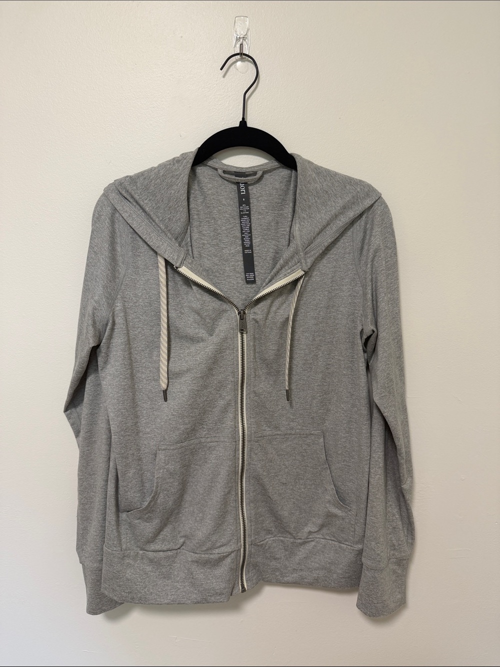 Vuori Halo Performance Hoodie - Picture 5 of 10